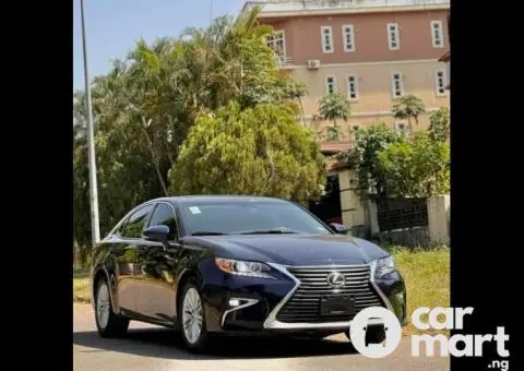 Brand new 2016 Lexus ES350 - 2/5