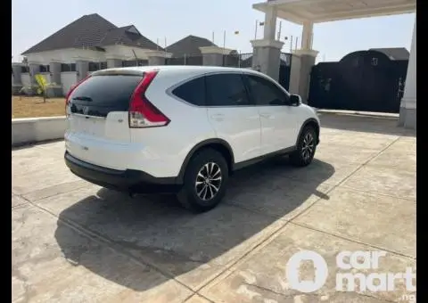 Neatly used Honda CR-V 2012 model - 3/4