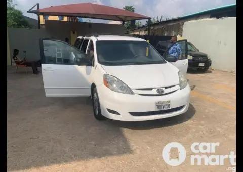 Toyota Sienna 2009 model - 5/5