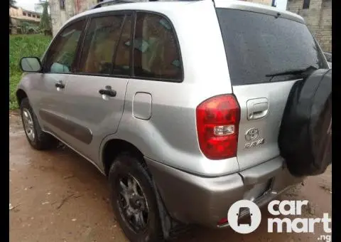 Used 2004 Toyota Rav4 AWD - 1/5