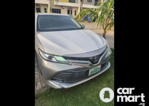 2021 Grey Brand New Toyota Camry - 3/5