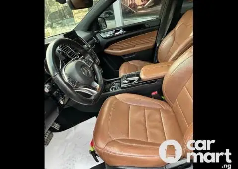 Tokunbo 2018 Mercedes Benz GLE43 - 3/5