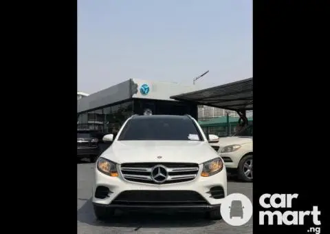 Tokunbo 2017 Mercedes Benz GLC300 - 3/5