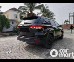 Direct Tokunbo 2019 Toyota Highlander SE - 2