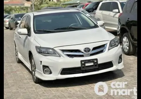 Super clean 2010 Toyota Corolla S - 2/5