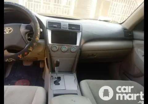 Neatly Nigerian used Toyota Camry 2008/2009 model - 1/5