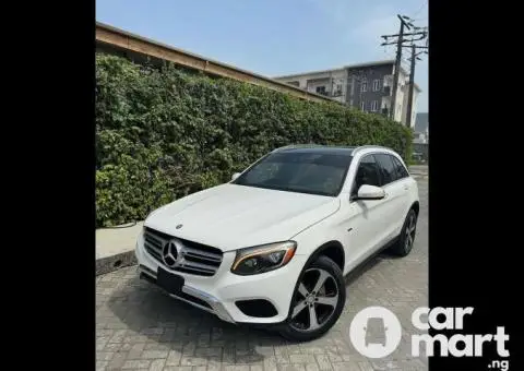 Pre-Owned 2016 Mercedes Benz GLC300 - 3/5