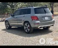 Super clean 2015 Mercedes Benz GLK350 - 5