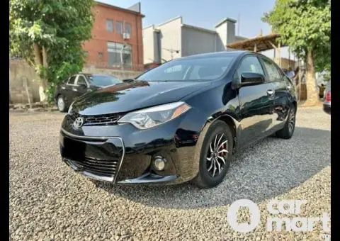 Super clean 2015 Toyota Corolla - 1/5