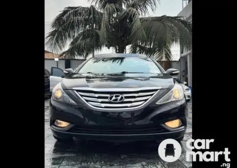 Tokunbo 2013 Hyundai Sonata - 3/5