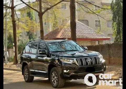 Super clean 2021 Toyota Land Cruiser Prado - 2/5