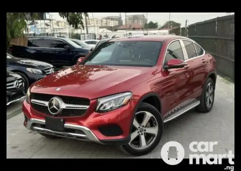 Pre-Owned 2017 MercedesBenz GLC300 [Coupe] for Sale - 1/5