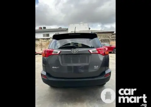 USED TOYOTA RAV4 XLE 2013 - 4/5