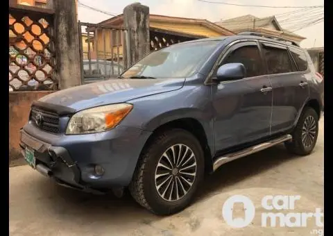 Pre-Owned 2008 Toyota RAV4 - 2/5