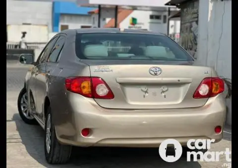 Used 2010 Toyota corolla LE - 1/5