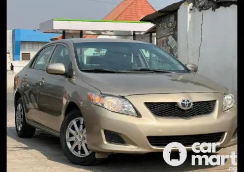 Used 2010 Toyota corolla LE - 3/5