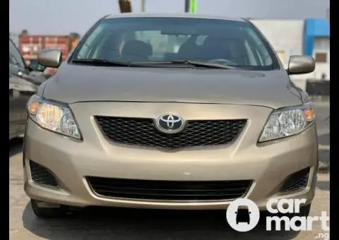 Used 2010 Toyota corolla LE - 4/5