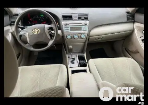 Neatly Used 2008 Toyota Camry LE V4 - 2/5