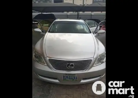 Clean Lexus LS460 2008 Hybrid - 1/5