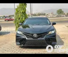 Super clean 2018 Toyota Camry LE - 1