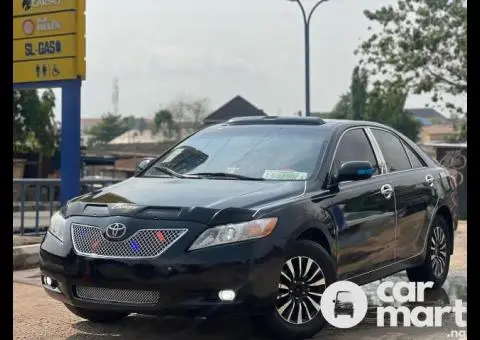 Neatly Used 2009 Toyota Camry LE V4 - 1/5