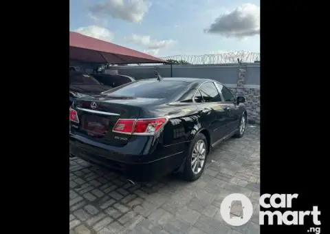 2010 Lexus ES350 with panoramic roof - 5/5