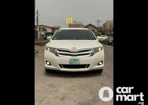 Used 2013 Toyota Venza XLE - 1/5