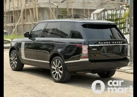 Super clean 2014 Land Rover Range Rover - 2/5